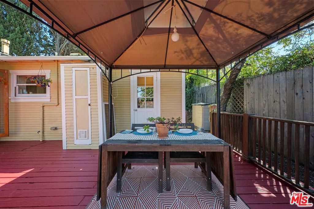 1812 Wollam Street Property Photo 33