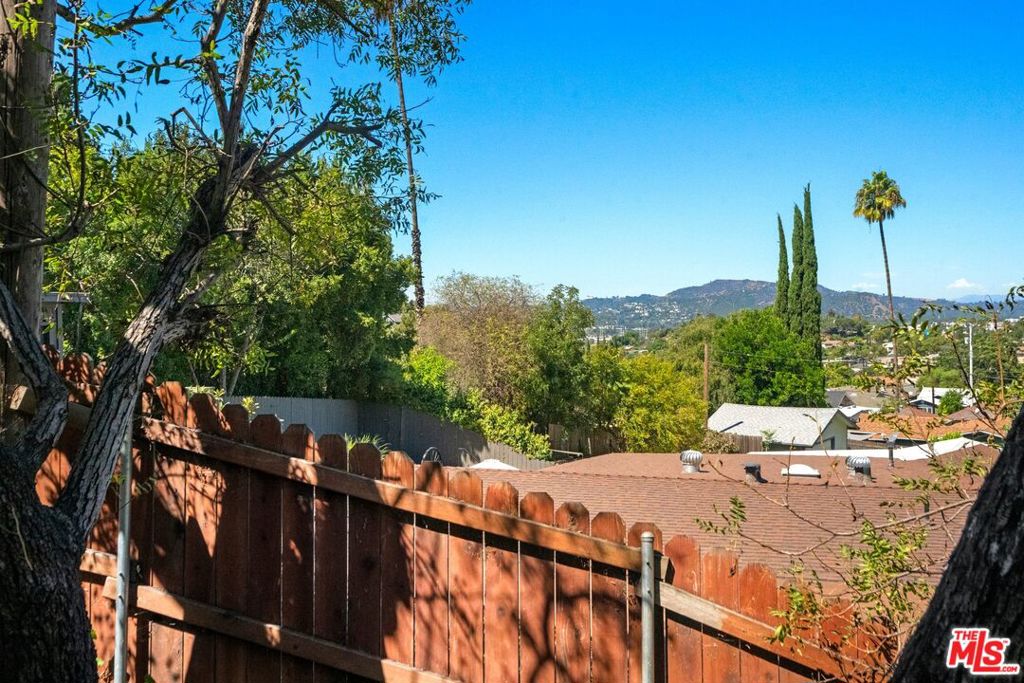 1812 Wollam Street Property Photo 34