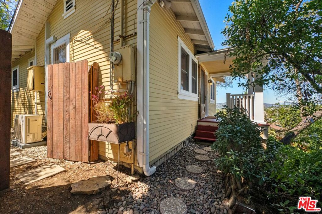 1812 Wollam Street Property Photo 36