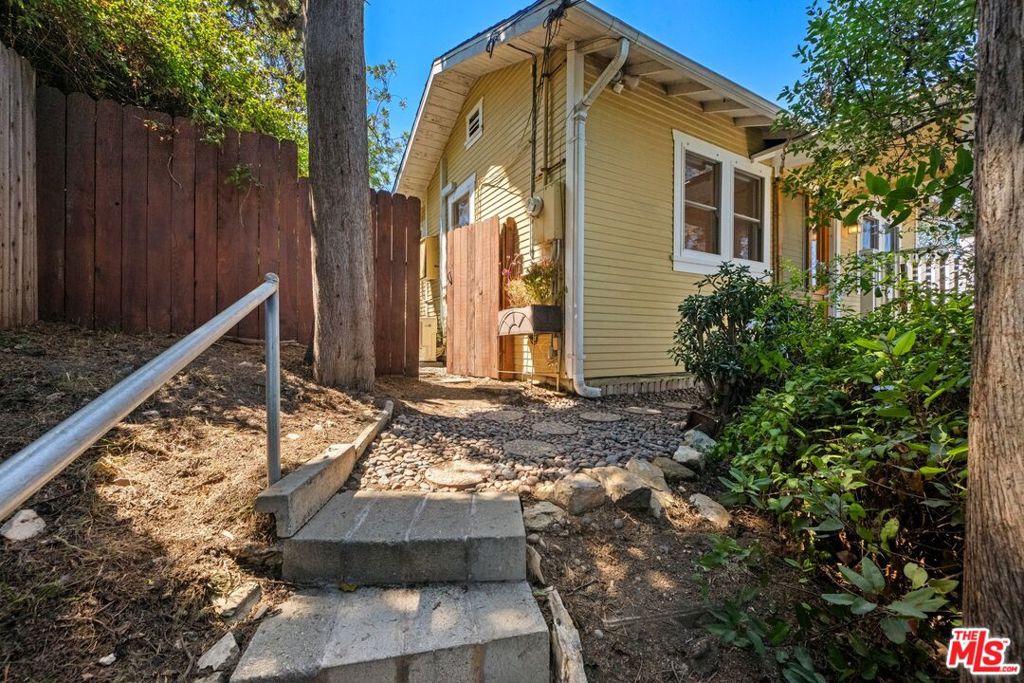 1812 Wollam Street Property Photo 37