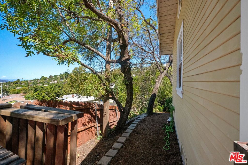 1812 Wollam Street Property Photo 39