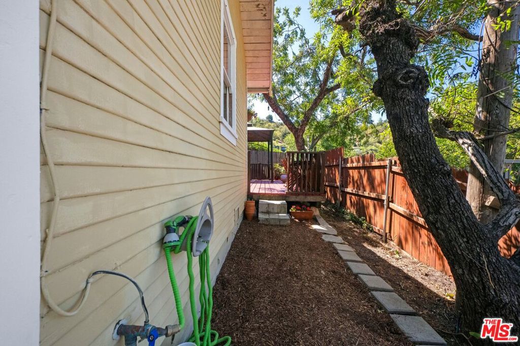 1812 Wollam Street Property Photo 40