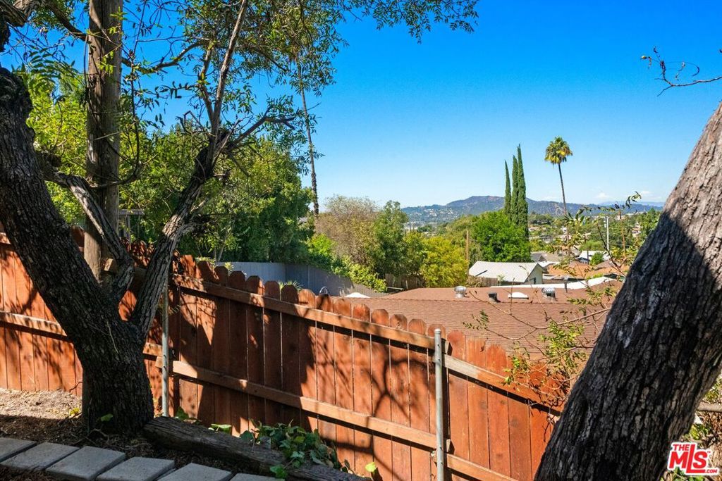 1812 Wollam Street Property Photo 41