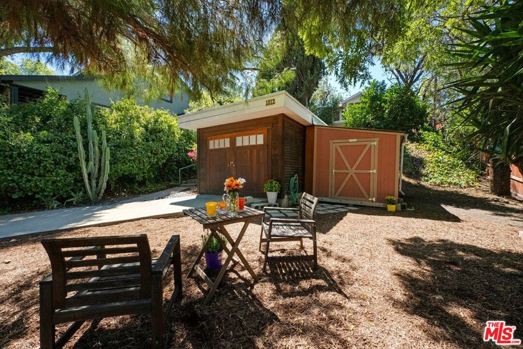 1812 Wollam Street Property Photo 44