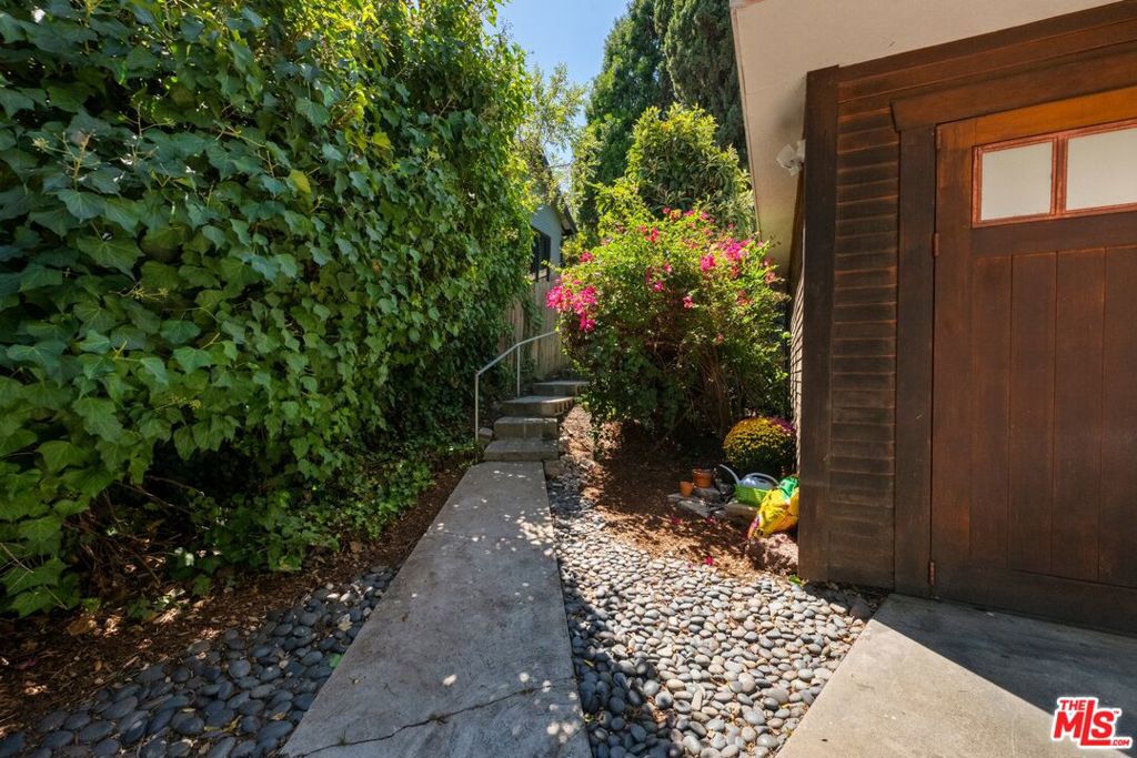 1812 Wollam Street Property Photo 49