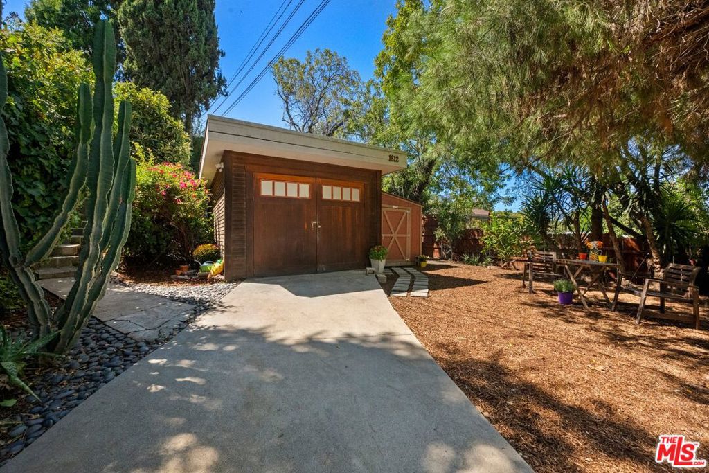 1812 Wollam Street Property Photo 50