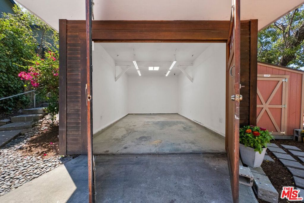 1812 Wollam Street Property Photo 51
