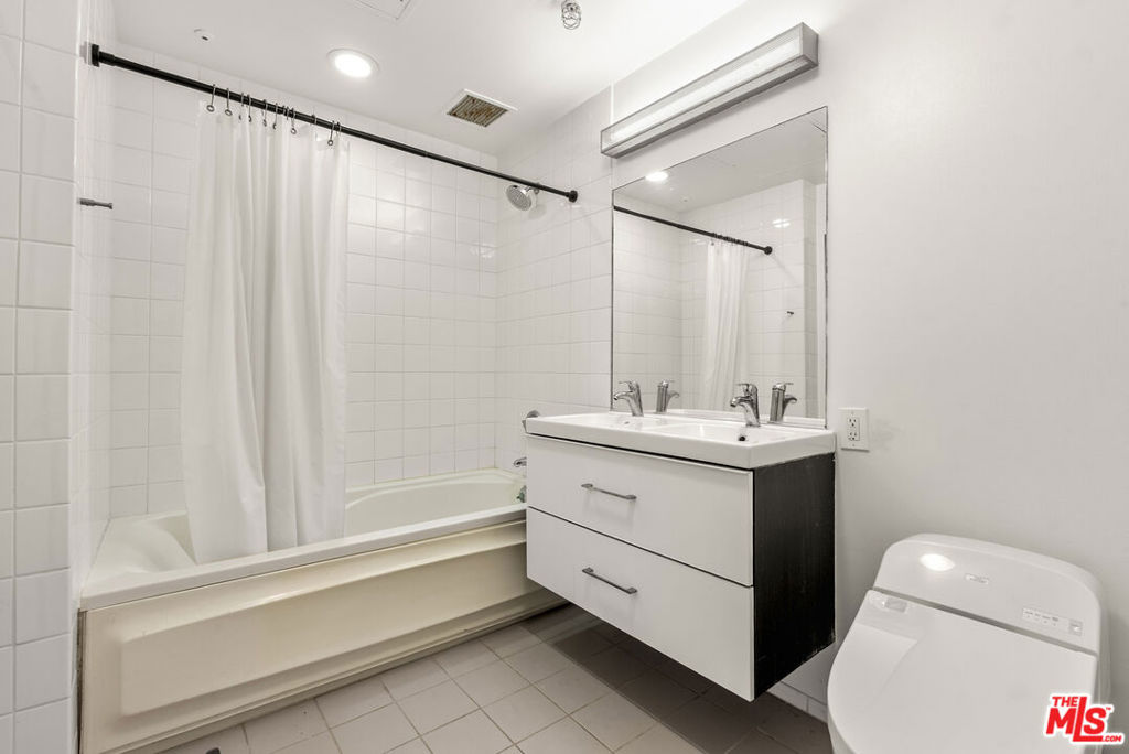 315 E 8th Street 505 Property Photo 13