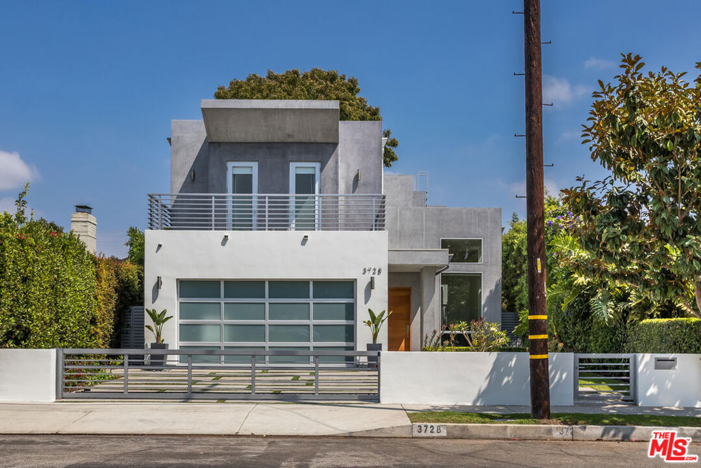 3728 S Barrington Avenue Property Photo