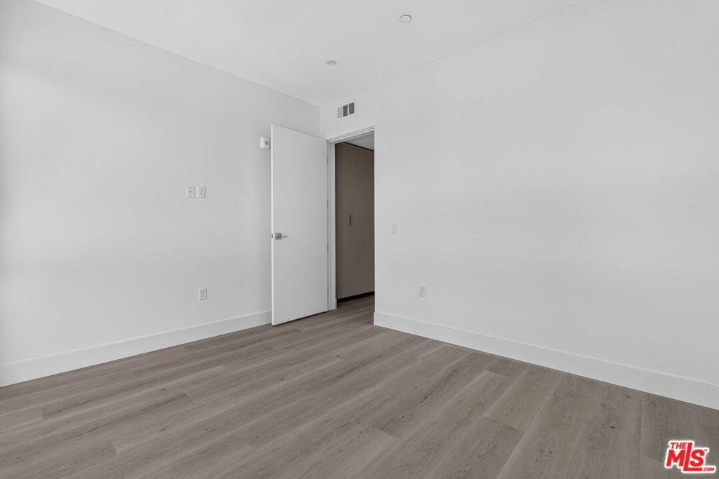 1808 Lincoln Boulevard 312 Property Photo 9