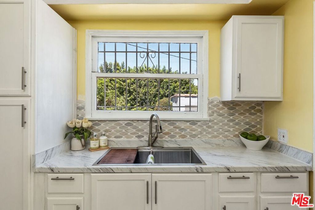 1845 W 88th Street Property Photo 12