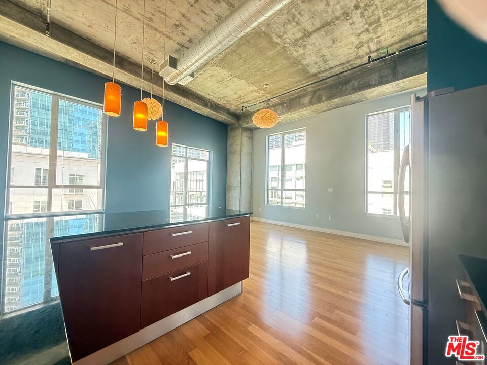 645 W 9th Street 731 Property Photo 1
