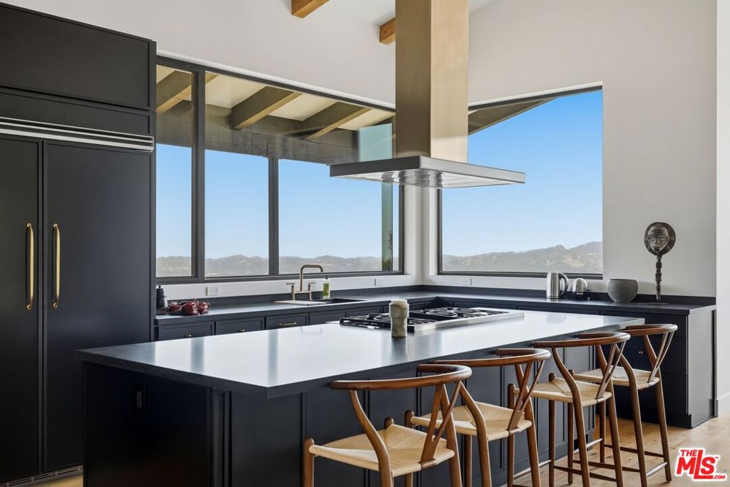 2345 Tuna Canyon Road Property Photo 4