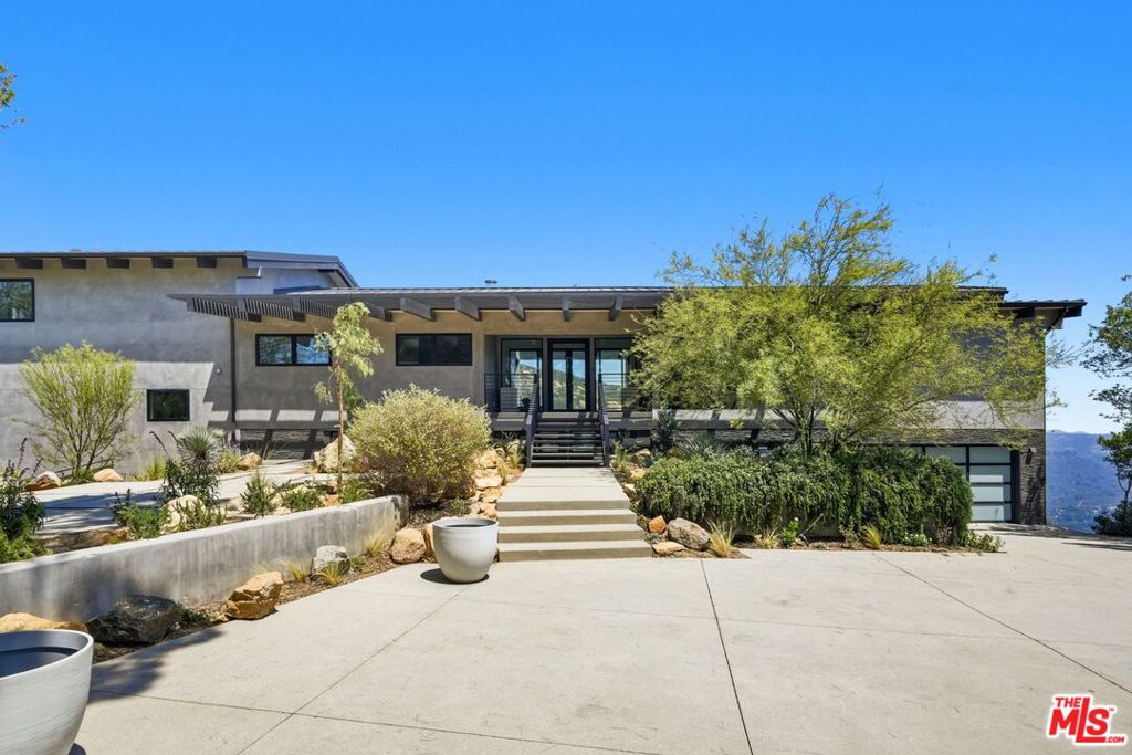 2345 Tuna Canyon Road Property Photo 5