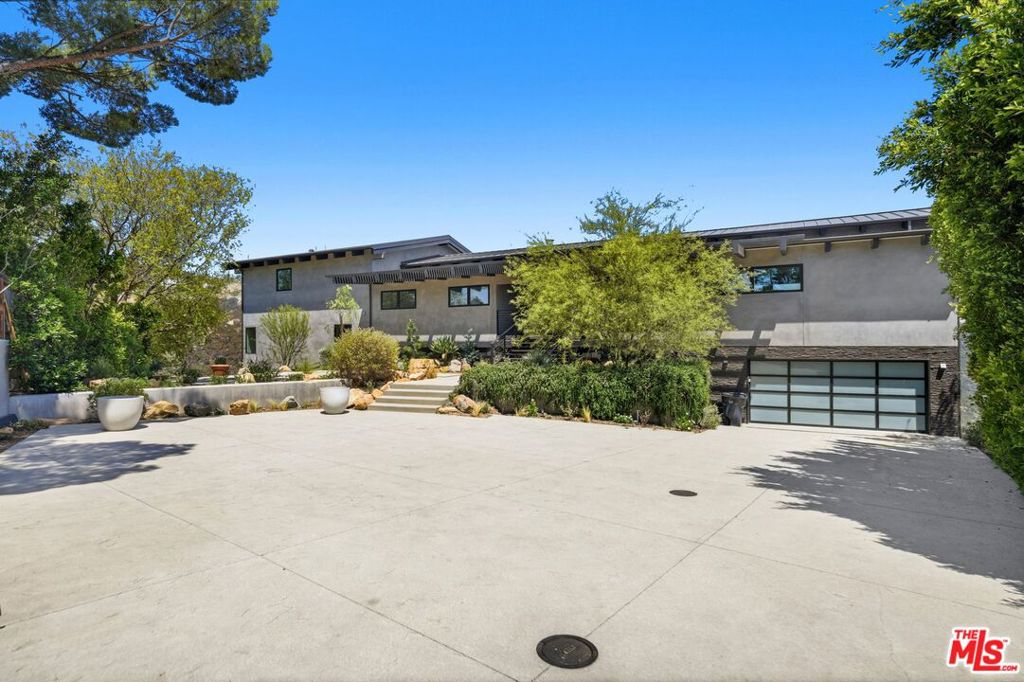 2345 Tuna Canyon Road Property Photo 6