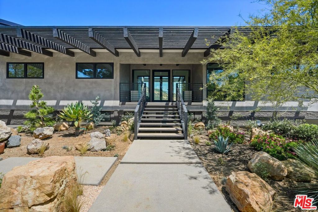 2345 Tuna Canyon Road Property Photo 8