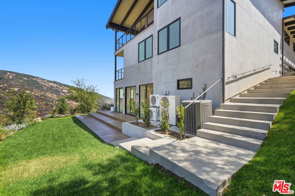 2345 Tuna Canyon Road Property Photo 32