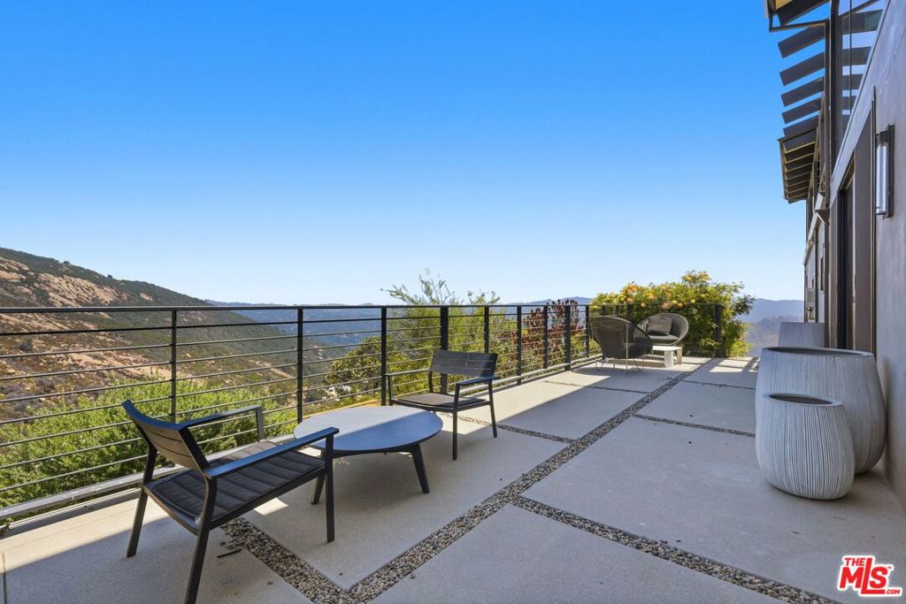 2345 Tuna Canyon Road Property Photo 43