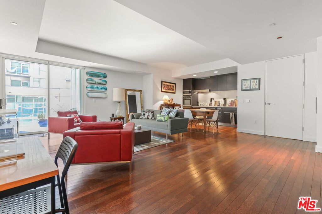 6250 Hollywood Boulevard 6L Property Photo 1