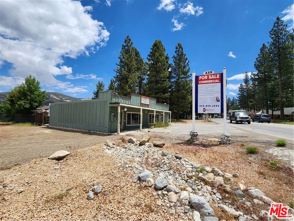 441 W Big Bear Boulevard Property Photo 2
