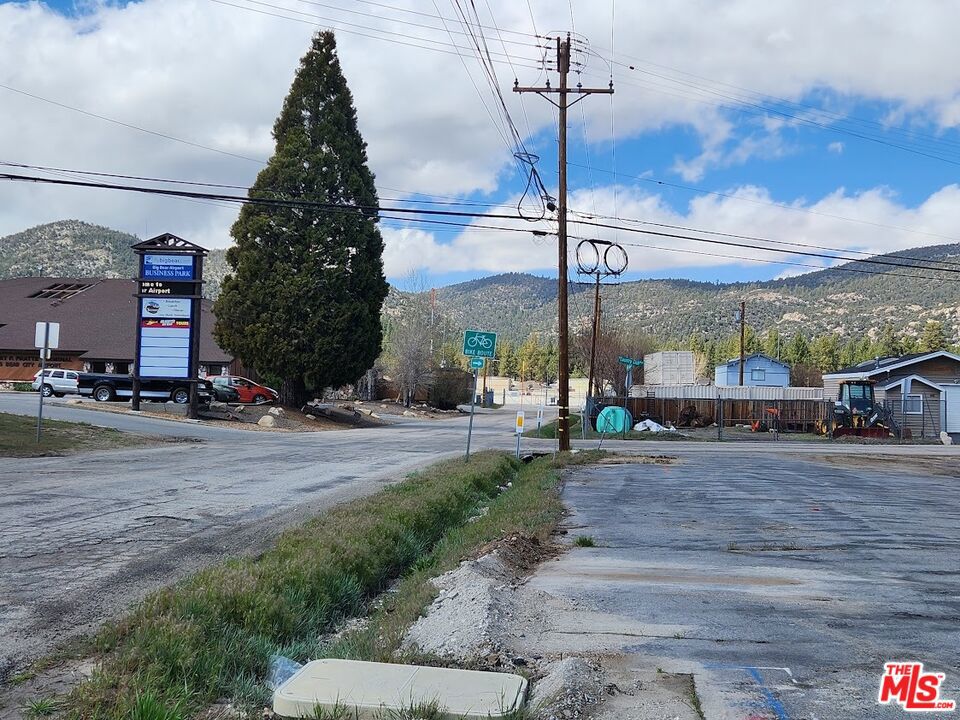441 W Big Bear Boulevard Property Photo 6