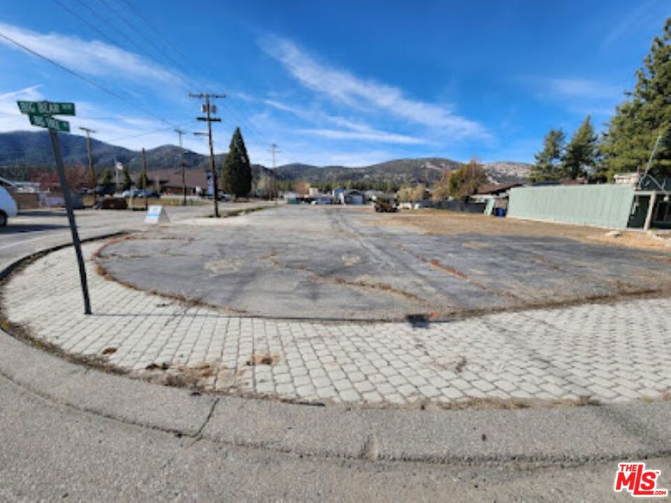 441 W Big Bear Boulevard Property Photo 17