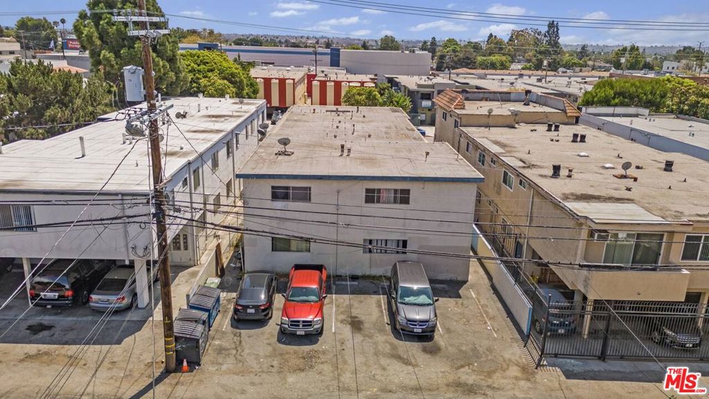 12231 Pacific Avenue Property Photo 3
