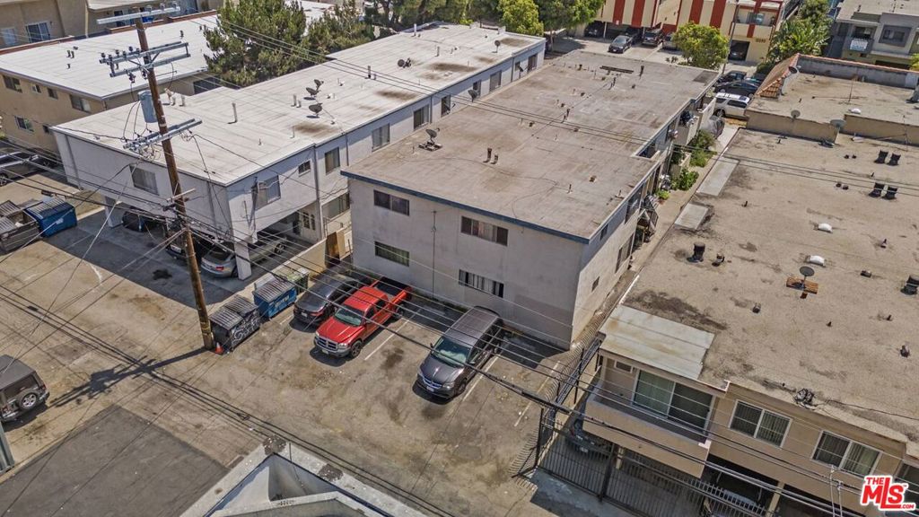 12231 Pacific Avenue Property Photo 4
