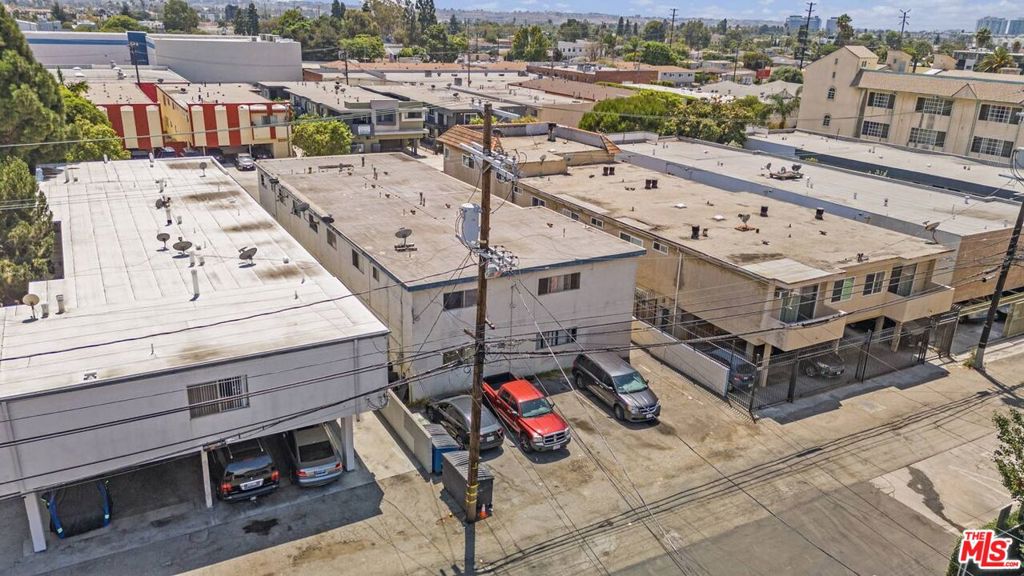 12231 Pacific Avenue Property Photo 5