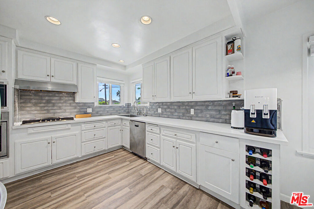 10530 Dolan Avenue Property Photo 3