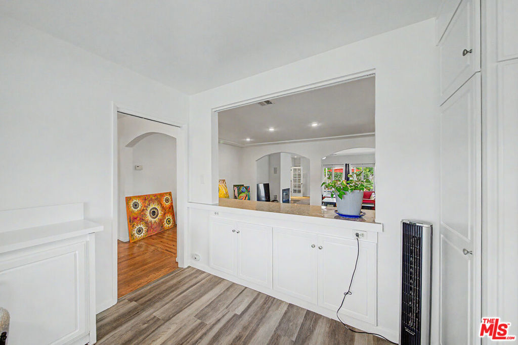 10530 Dolan Avenue Property Photo 6