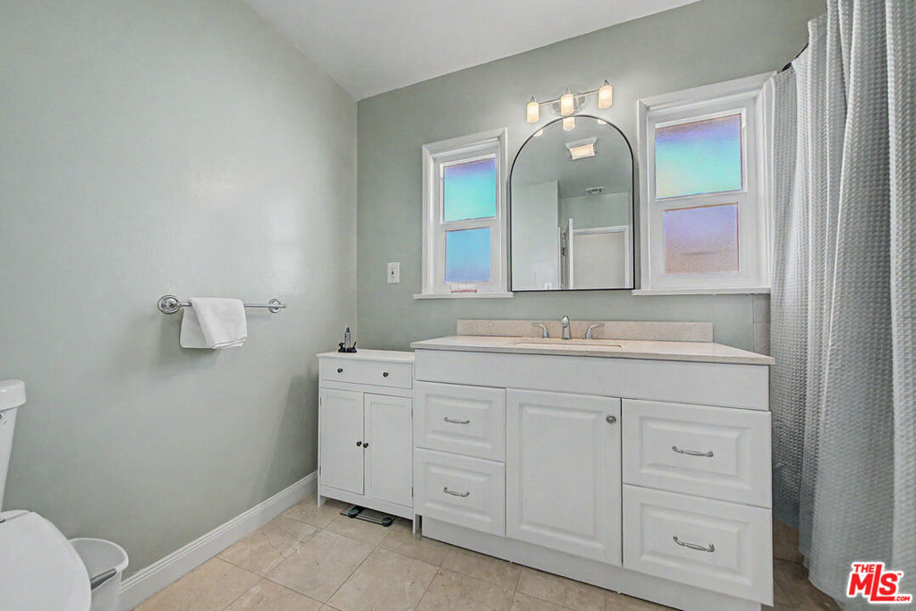 10530 Dolan Avenue Property Photo 15