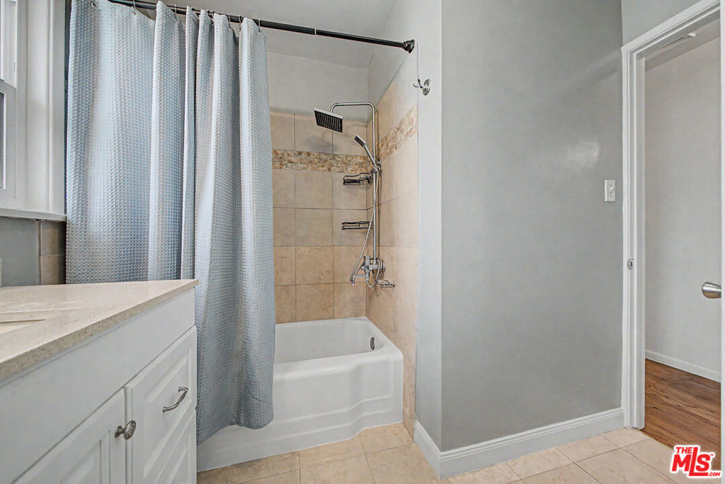 10530 Dolan Avenue Property Photo 16