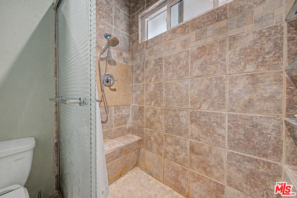 10530 Dolan Avenue Property Photo 19