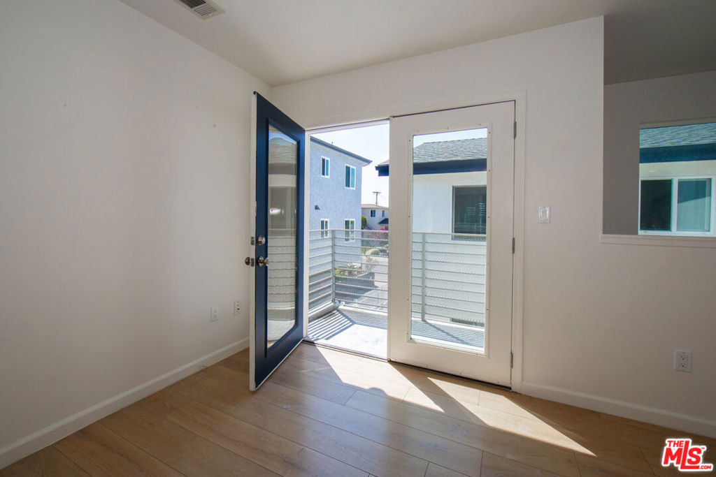 7834 1/2 Flight Avenue Property Photo 7