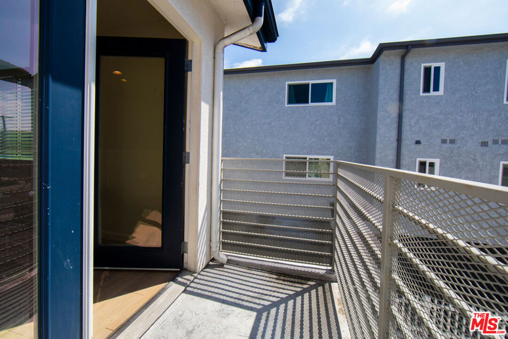 7834 1/2 Flight Avenue Property Photo 8