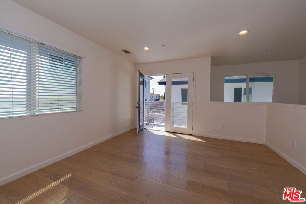 7834 1/2 Flight Avenue Property Photo 11