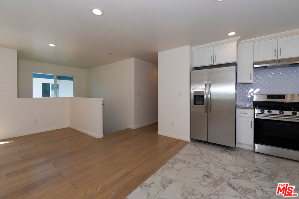 7834 1/2 Flight Avenue Property Photo 15