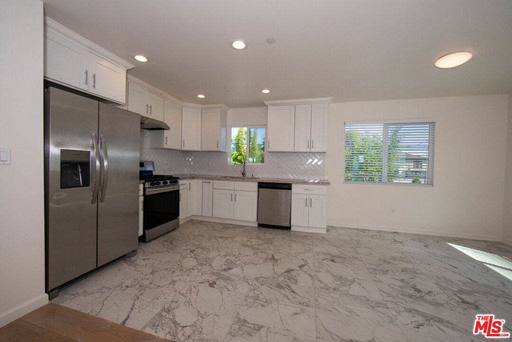 7834 1/2 Flight Avenue Property Photo 16