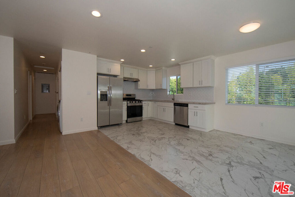 7834 1/2 Flight Avenue Property Photo 17