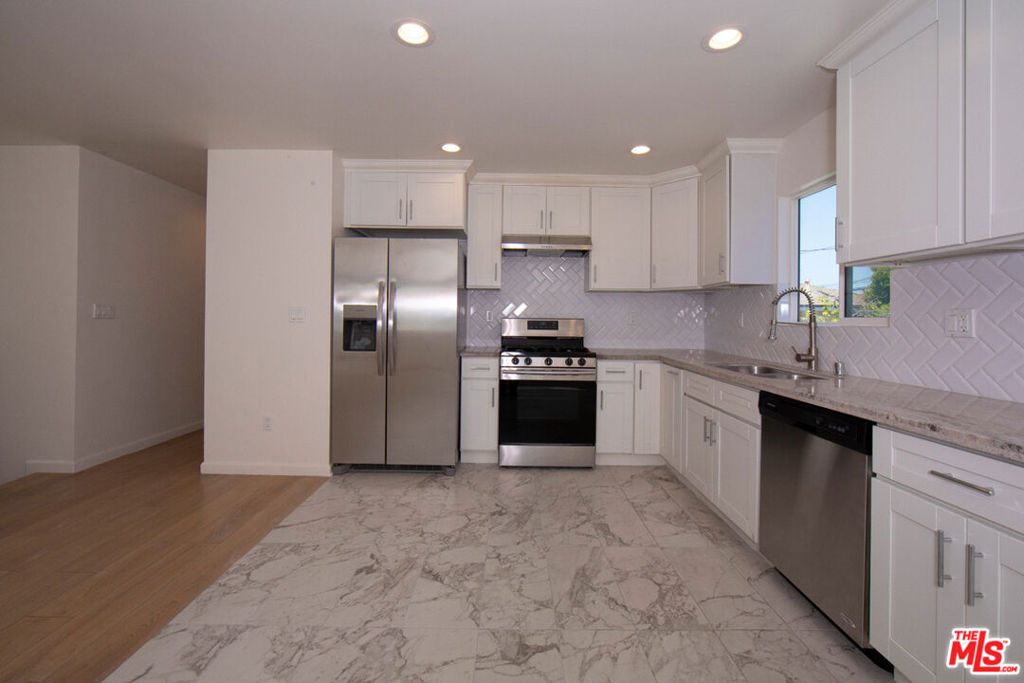 7834 1/2 Flight Avenue Property Photo 20
