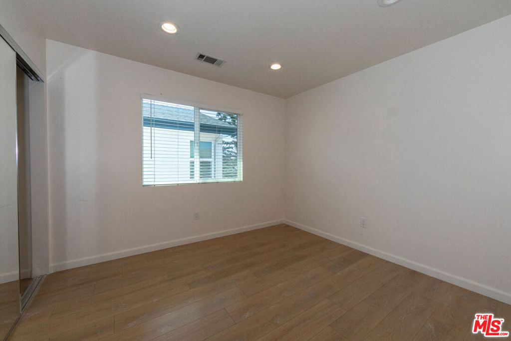 7834 1/2 Flight Avenue Property Photo 23