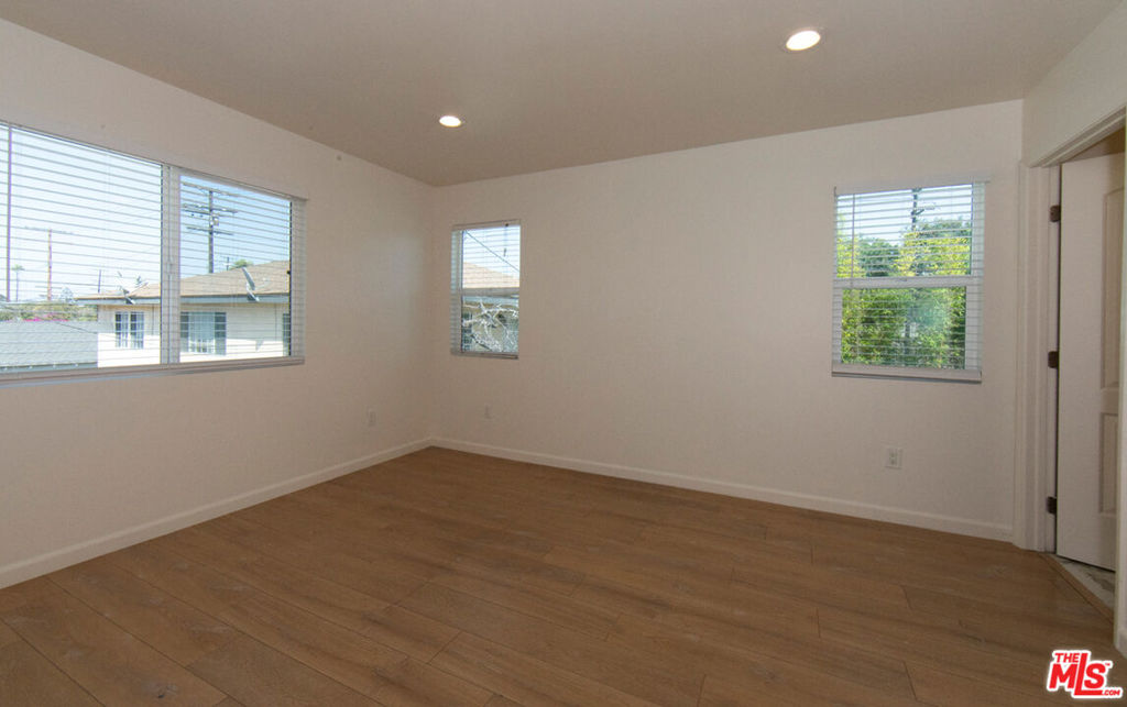 7834 1/2 Flight Avenue Property Photo 30
