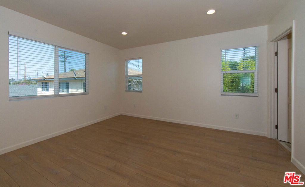 7834 1/2 Flight Avenue Property Photo 32