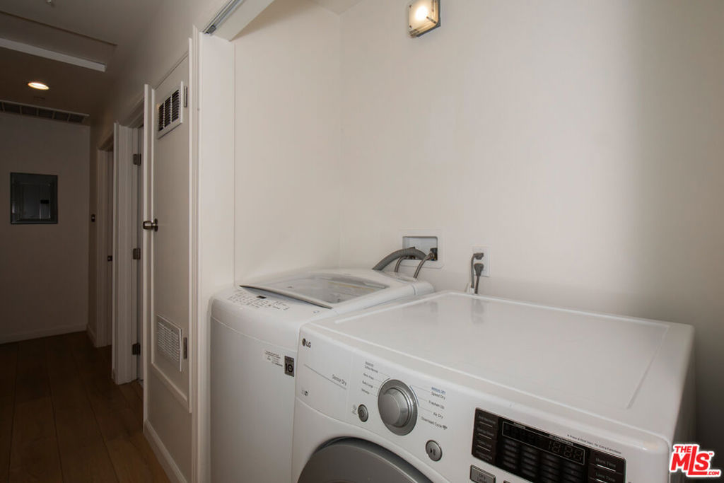 7834 1/2 Flight Avenue Property Photo 35