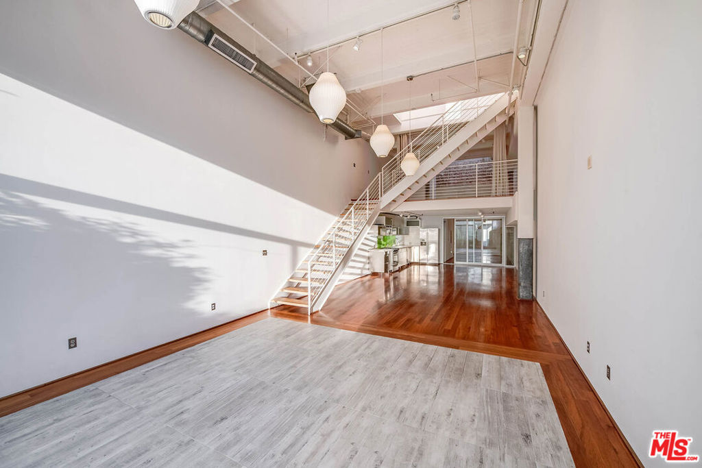 1850 E Industrial 106 Property Photo 3