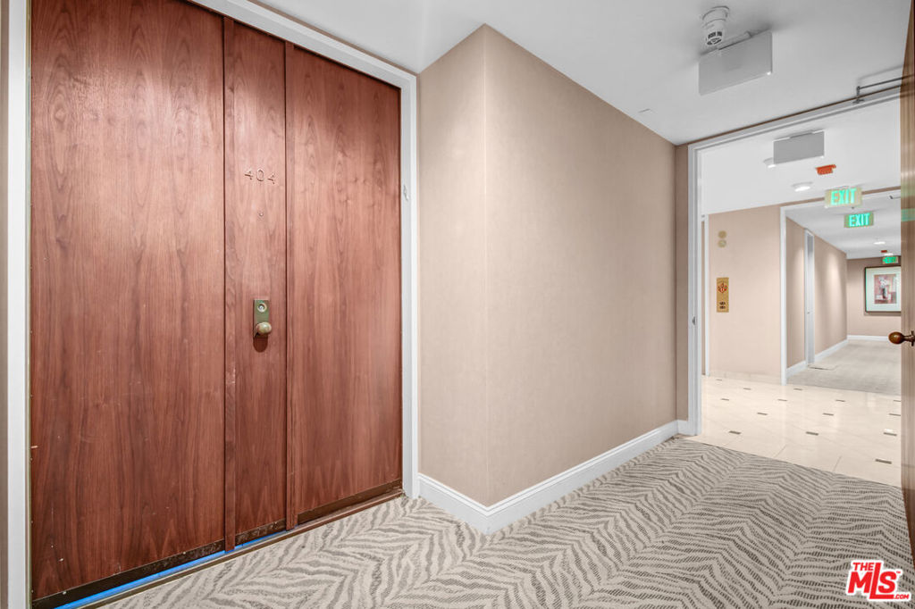 10790 Wilshire Boulevard 404 Property Photo 3