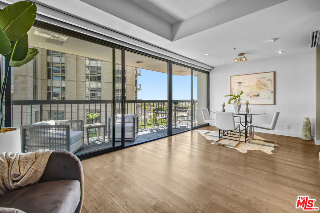 10790 Wilshire Boulevard 404 Property Photo 9
