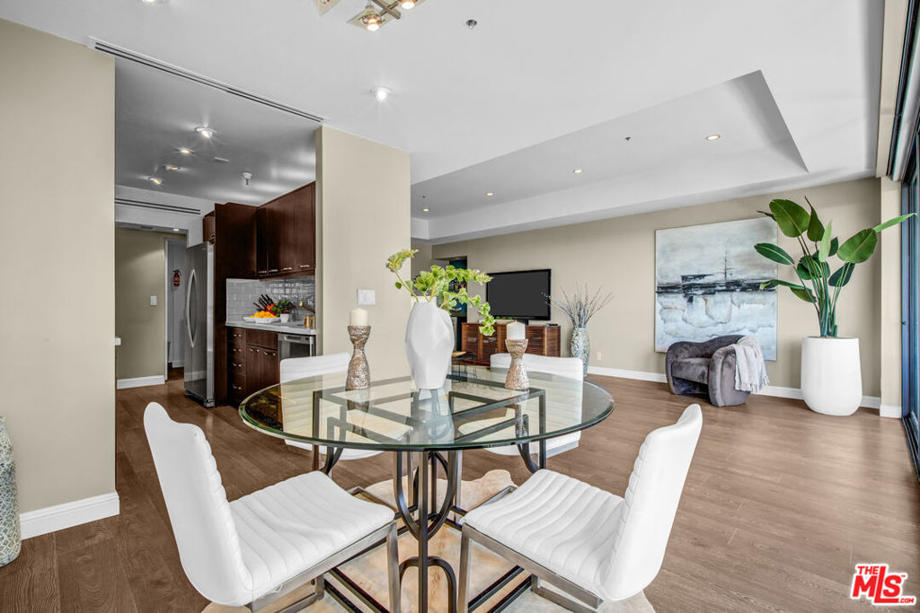 10790 Wilshire Boulevard 404 Property Photo 11