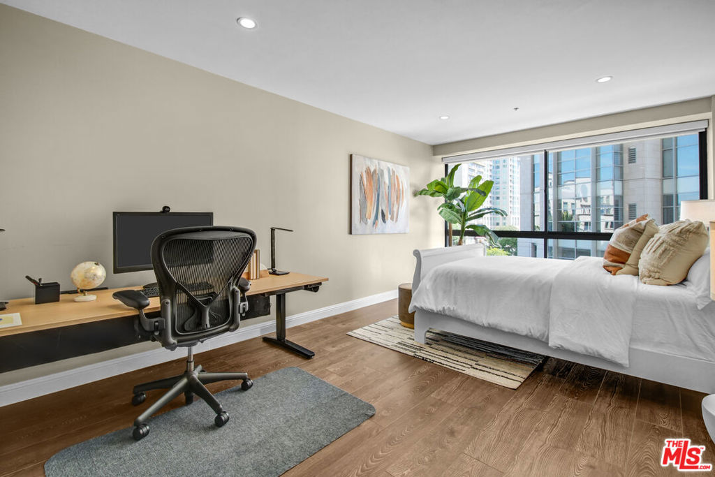 10790 Wilshire Boulevard 404 Property Photo 18